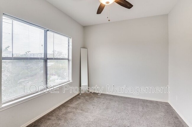 Building Photo - 2728 Reagan St