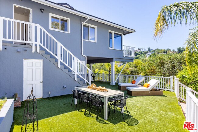 Building Photo - 3819 Sunswept Dr