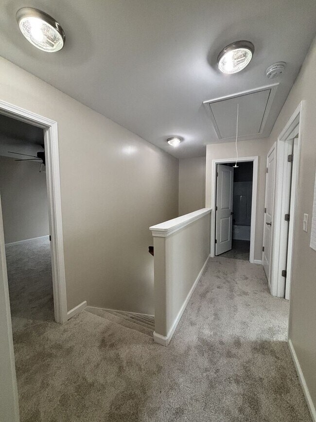 Building Photo - 7211 Weatherstone Blvd