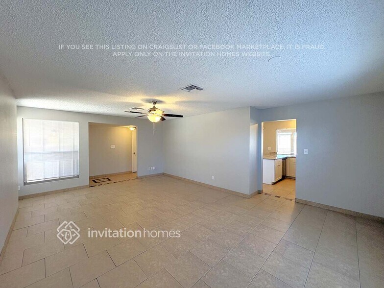 Building Photo - 5652 W Cochise Dr