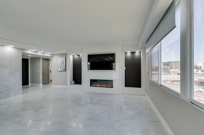 Building Photo - Elevated Penthouse Living with Private Terrace & Resort-Style Amenities * MOVE IN SPECIAL *