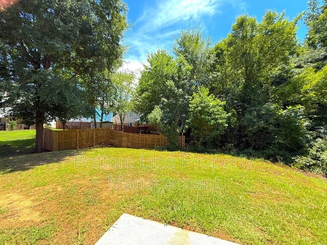 Building Photo - 5622 Wallace Cabin Dr