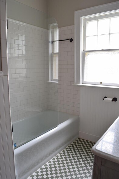 Building Photo - 136 Shawnee Pl