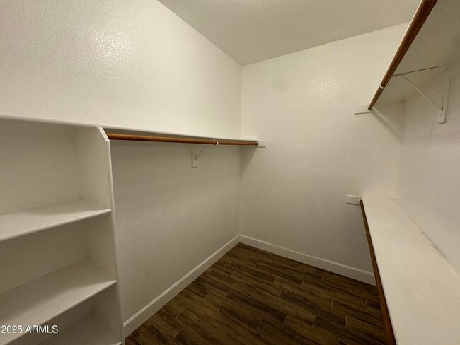Building Photo - 1710 E Tradewind Ct