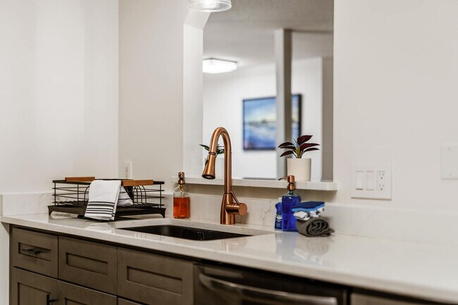 Building Photo - 5111 Keystone Dr