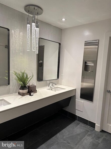 Building Photo - 5801 Inman Park Cir