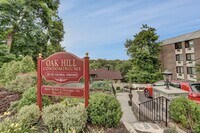 Building Photo - 128 Colonial Pkwy