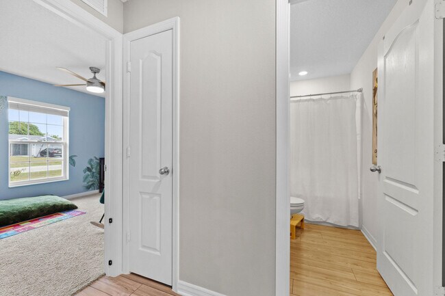 Building Photo - 2626 SW Monterrey Ln