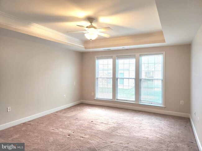 Building Photo - 20667 Golden Ridge Dr