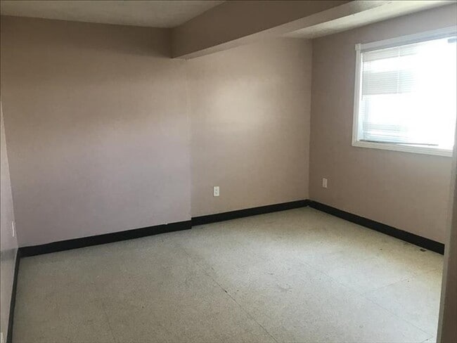 Building Photo - 840 Garfield St