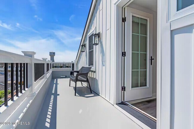 Building Photo - 13 5th Ave