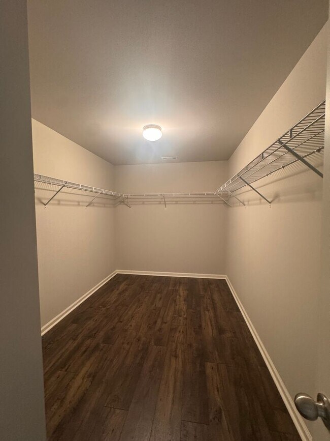 Building Photo - Spacious and Well-Appointed 3BR/2BA Home in Flowery Branch