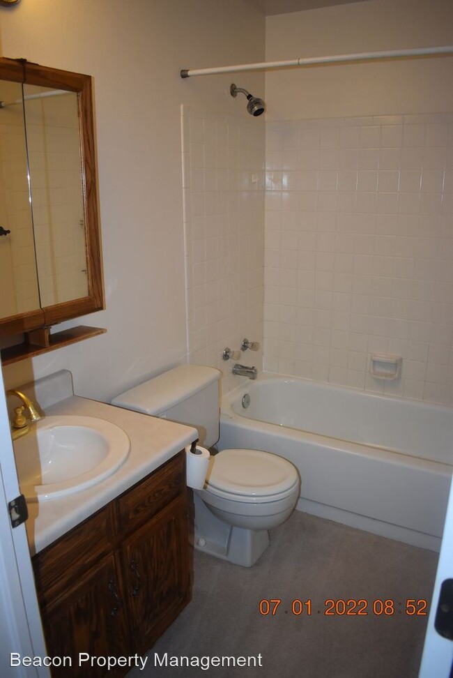 Building Photo - 3 br, 1 bath House - 8867 W. Toller Ave