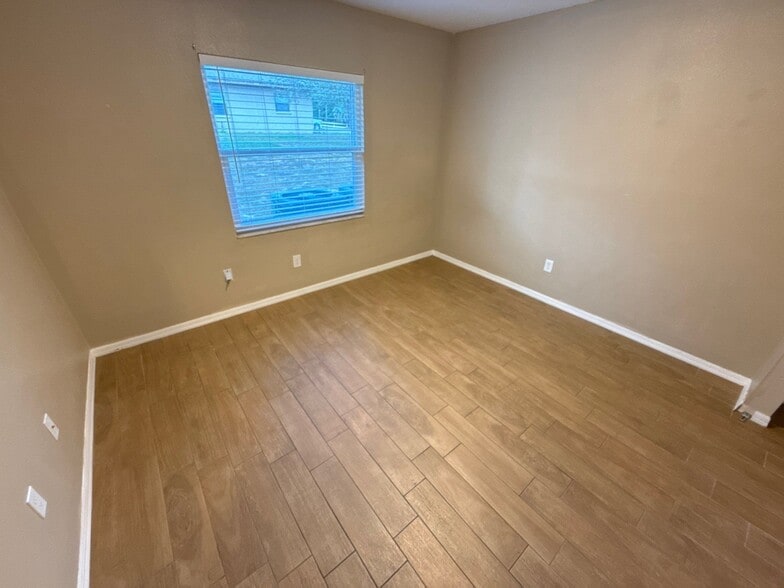 Building Photo - 2555 E Marco Ct