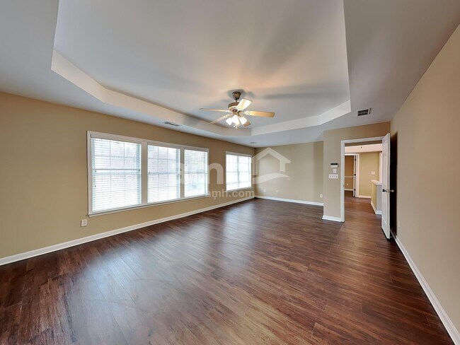 Building Photo - 5715 Oxborough Way