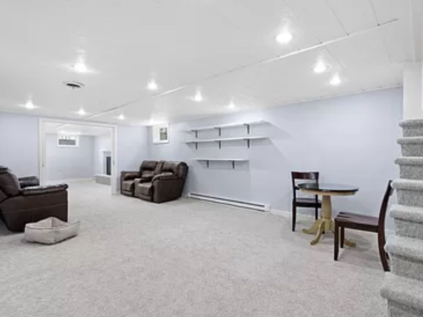 Building Photo - 1427 E Springhill Rd