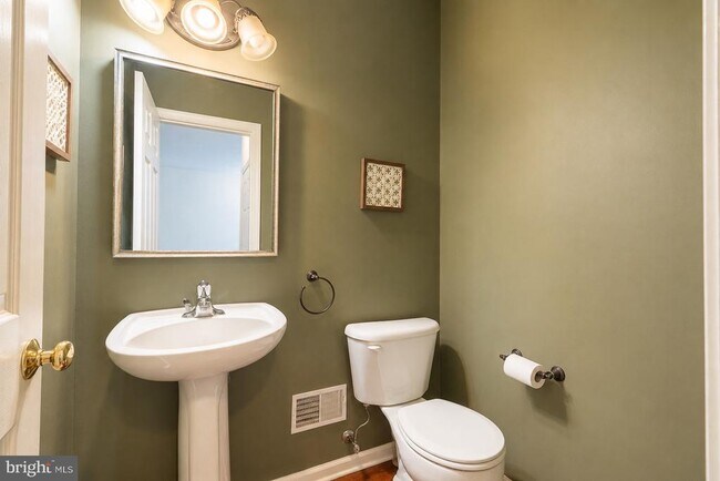Building Photo - 12 Scarlet Oak Dr