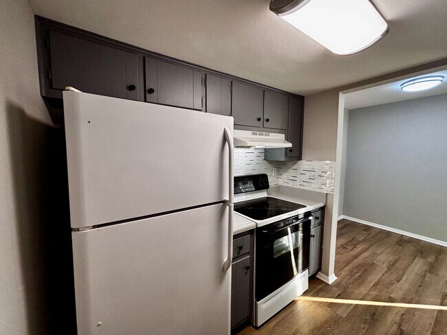 Building Photo - Spacious One Bedroom Located in Kettering ...