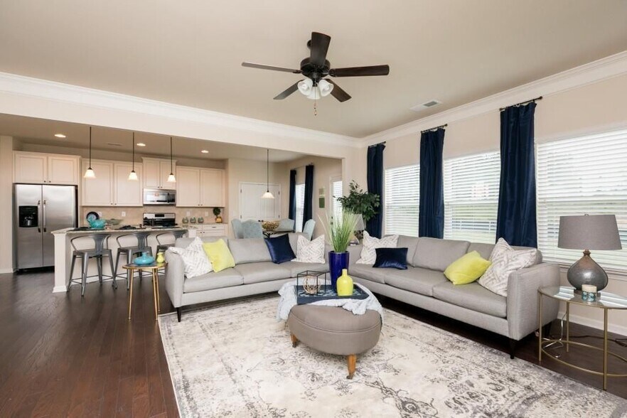 Building Photo - 1856 Hanover W Dr