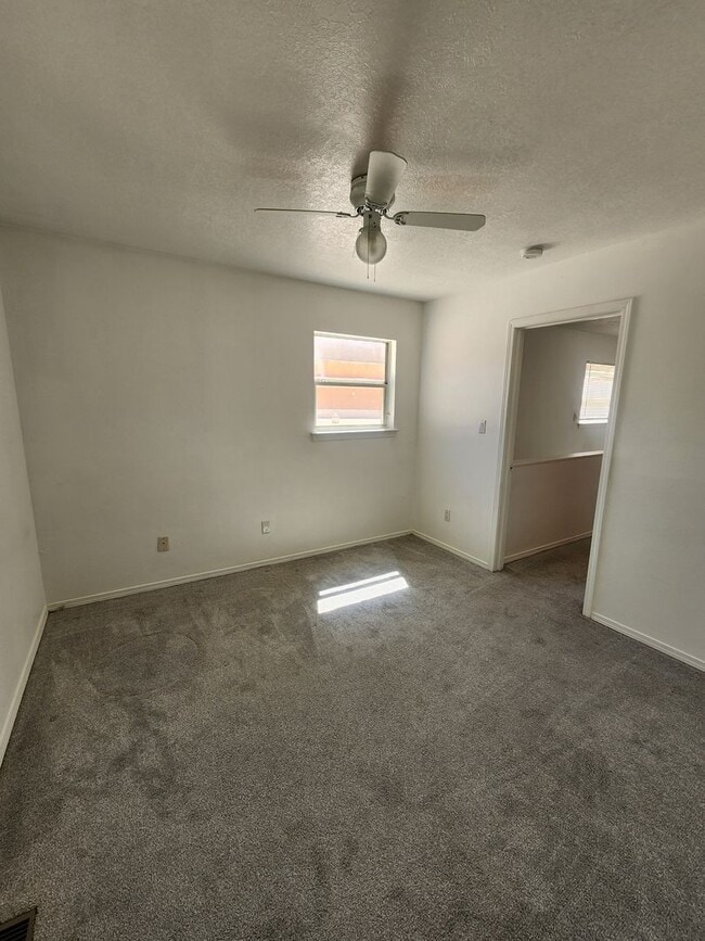 Building Photo - Charming Townhome in Southeast Albuquerque