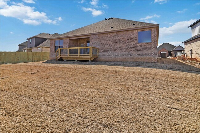 Building Photo - 7014 SW Orange Ave