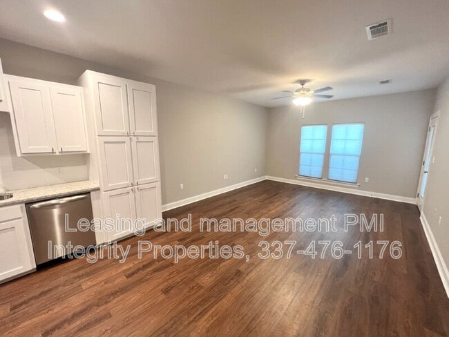Building Photo - 33260 LA-16