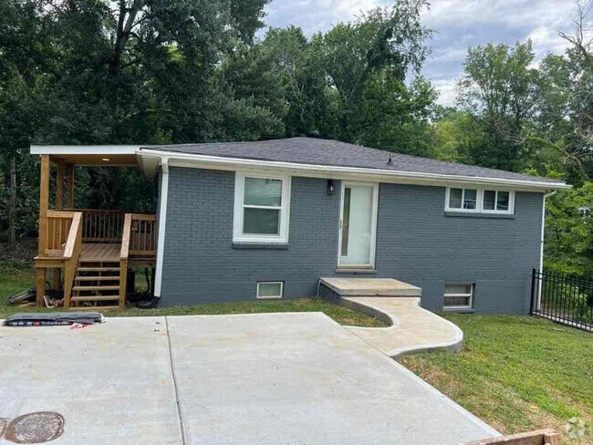 Building Photo - 21 Proctor Dr