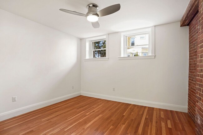 Building Photo - 165 Winthrop Rd