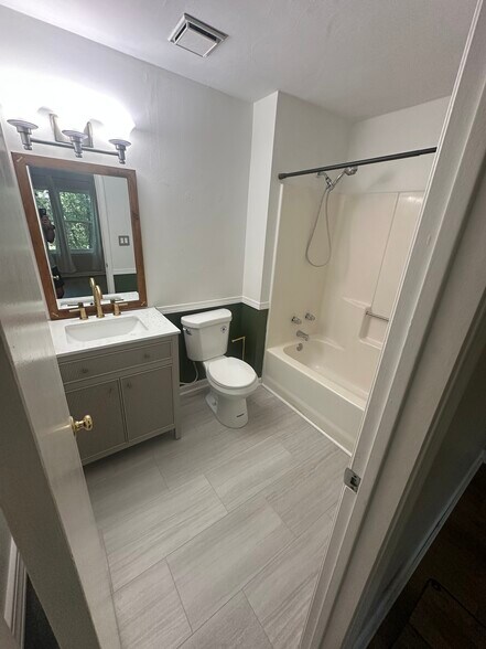 Master Bathroom - 3181 Tidal Bay Ln