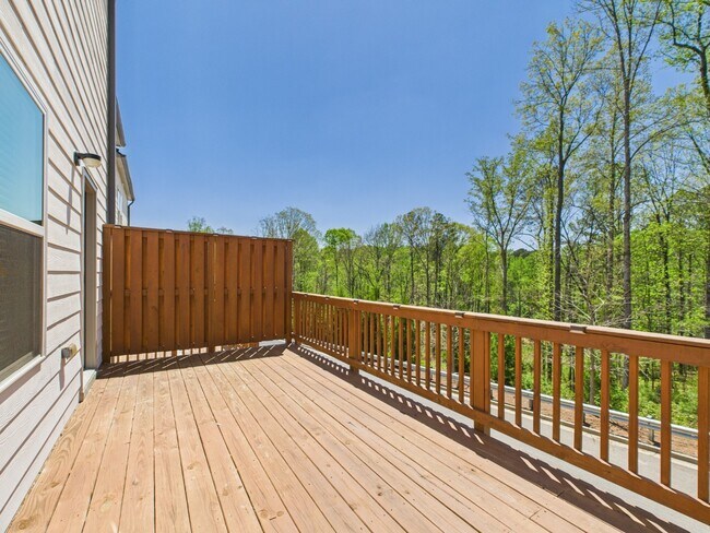 Building Photo - 3 Bed, 3.5 Bath, Finished Basement room, 2 car garage, walkable to Woodstock Middle and High scho...