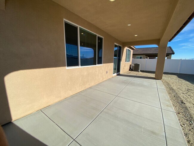 Building Photo - Beautiful Home with Solar