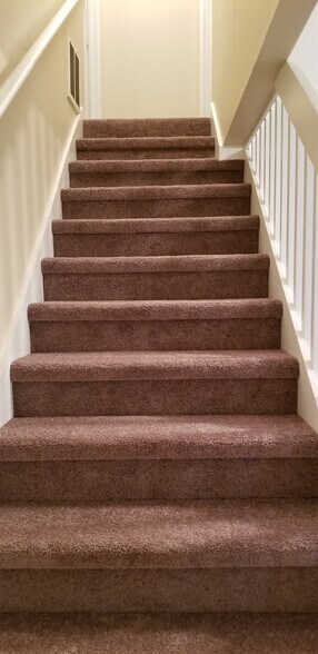 Building Photo - 821 Plantation Dr