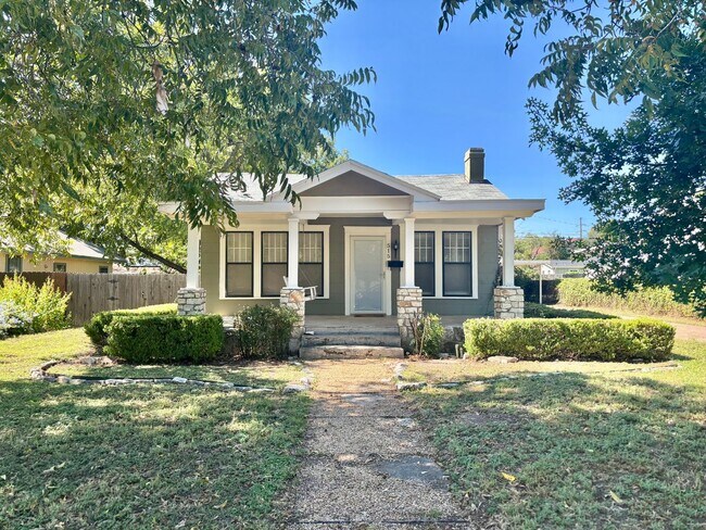Building Photo - NOW AVAILABLE - Charming Home + Tons of Sp...
