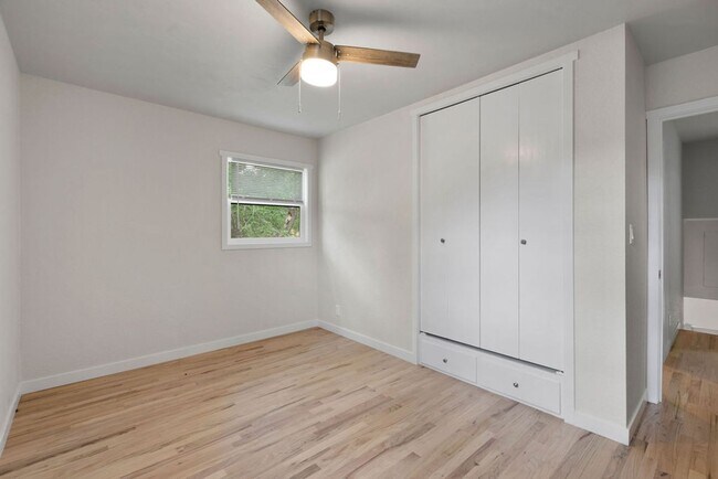 Building Photo - 4 Bedroom completely remodeled home in Fort Collins