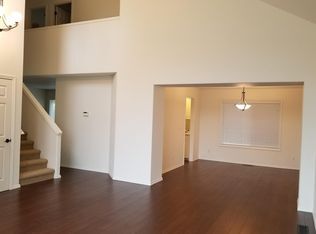 Building Photo - 23984 SW Shady Grove Dr