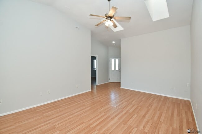 Building Photo - 9157 E 31st Ln