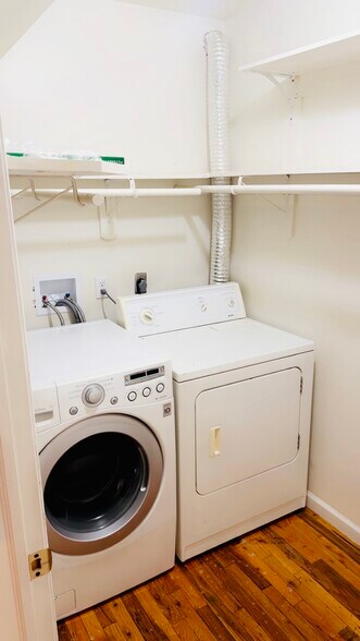 Building Photo - 71 Hartford St