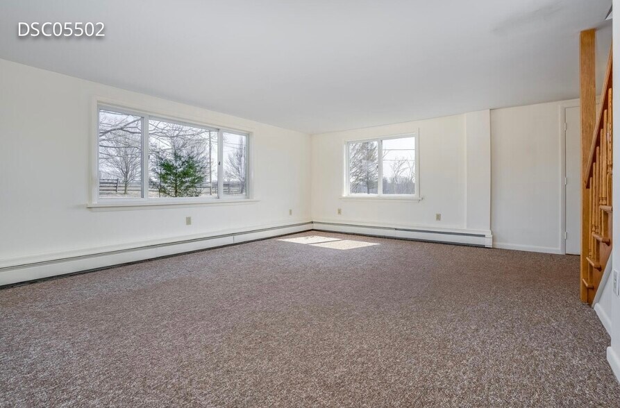 Building Photo - 56 Pond Ln