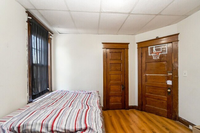 Building Photo - ? Spacious 3-Bedroom Home in Allentown – M...
