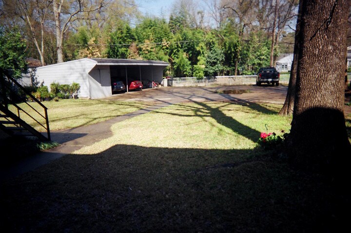 Building Photo - 636 Ockley Dr