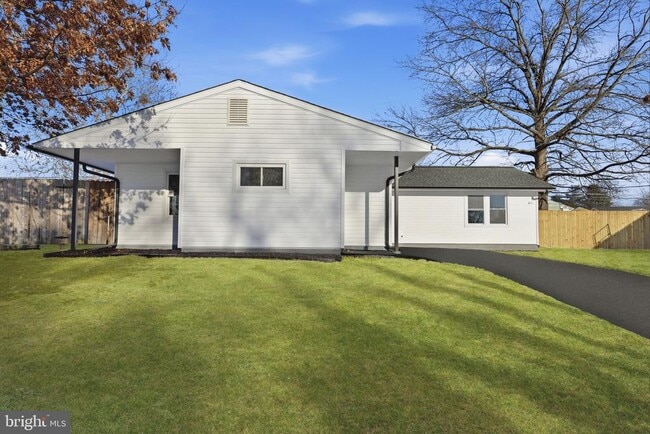 Building Photo - 68 Daffodil Ln