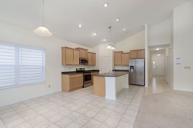 Building Photo - 3 Bedroom 2 Full Bath Ranch in Westfield in Popular Maple Knoll!