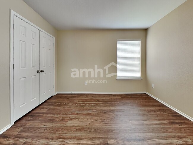 Building Photo - 210 Dartmouth Dr