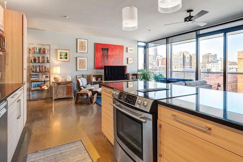 Building Photo - 225 N 4th St