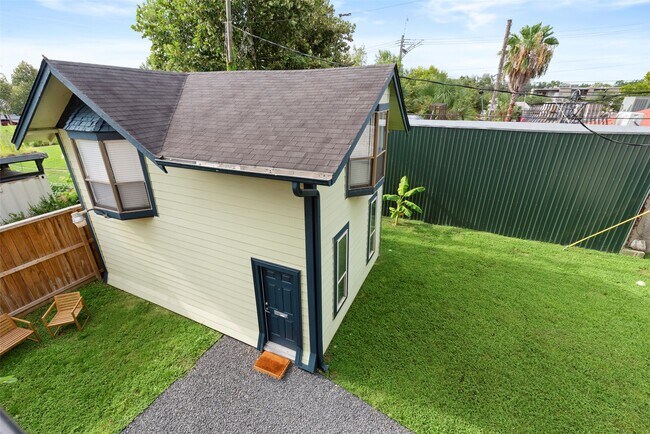 Building Photo - 1516 Bonnie Brae St