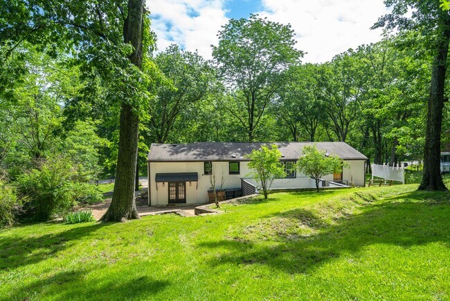 Building Photo - Amazing 3BE/2BA home in the West Meade & H...