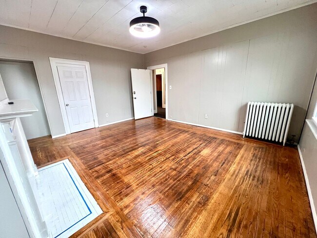 Building Photo - 259-261 N. Dithridge Street (Full Service)