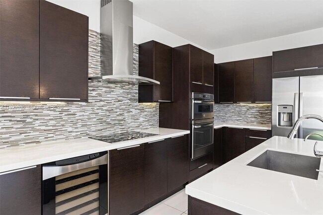 Building Photo - 6308 NW 104th Path