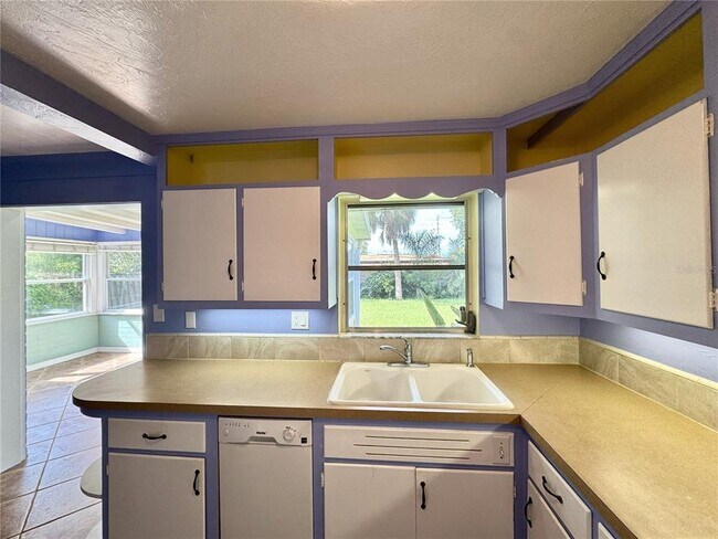 Building Photo - 2151 Datura St