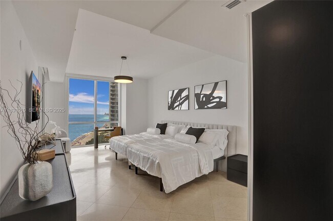 Building Photo - 18101 Collins Ave